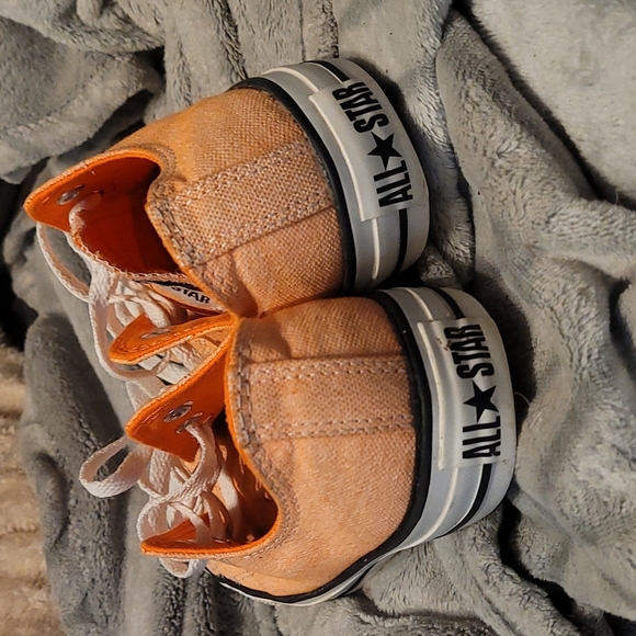 Converse low tops - Picture 2 of 4